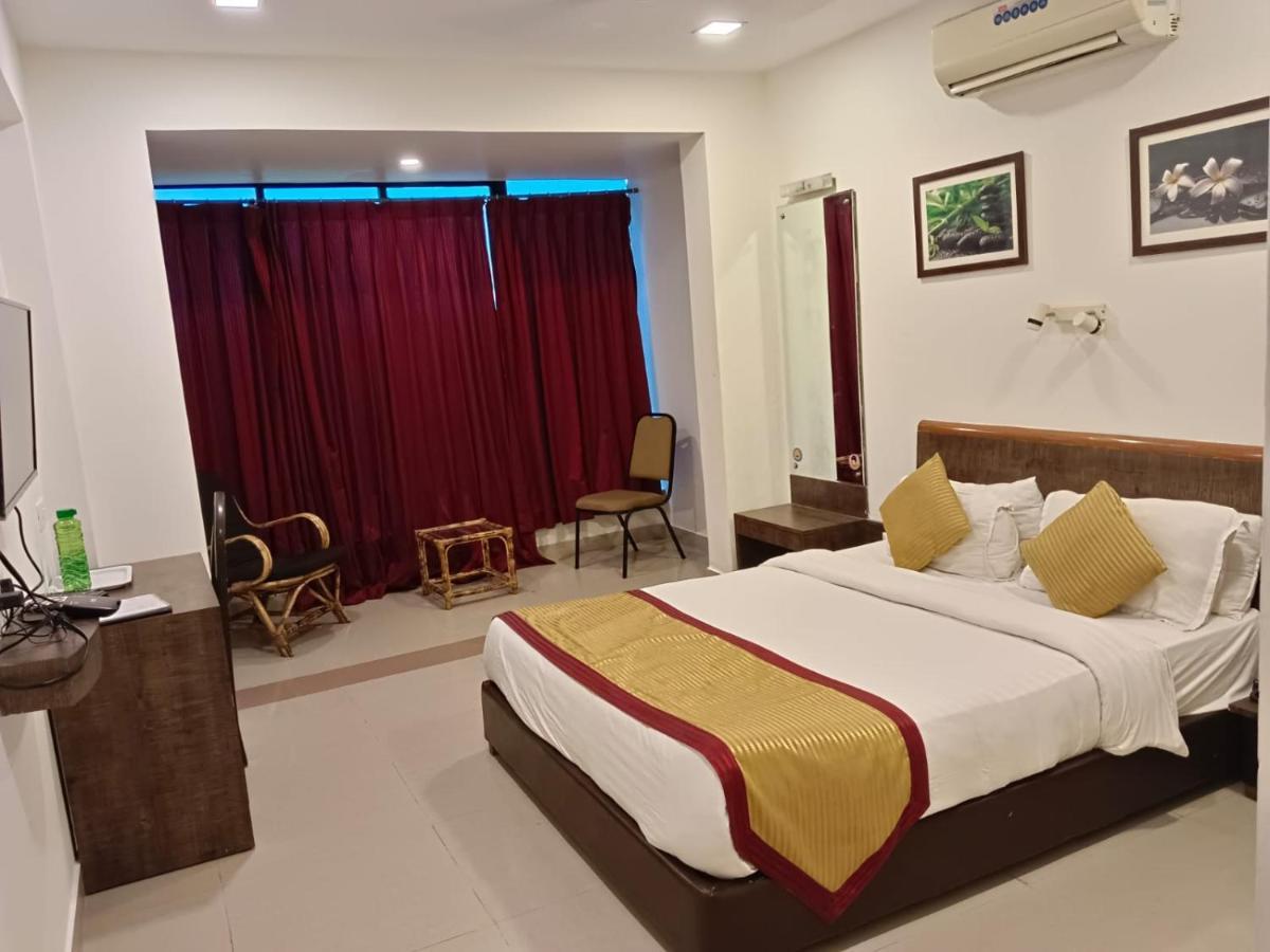 Boshan Hotels Mapusa Kültér fotó
