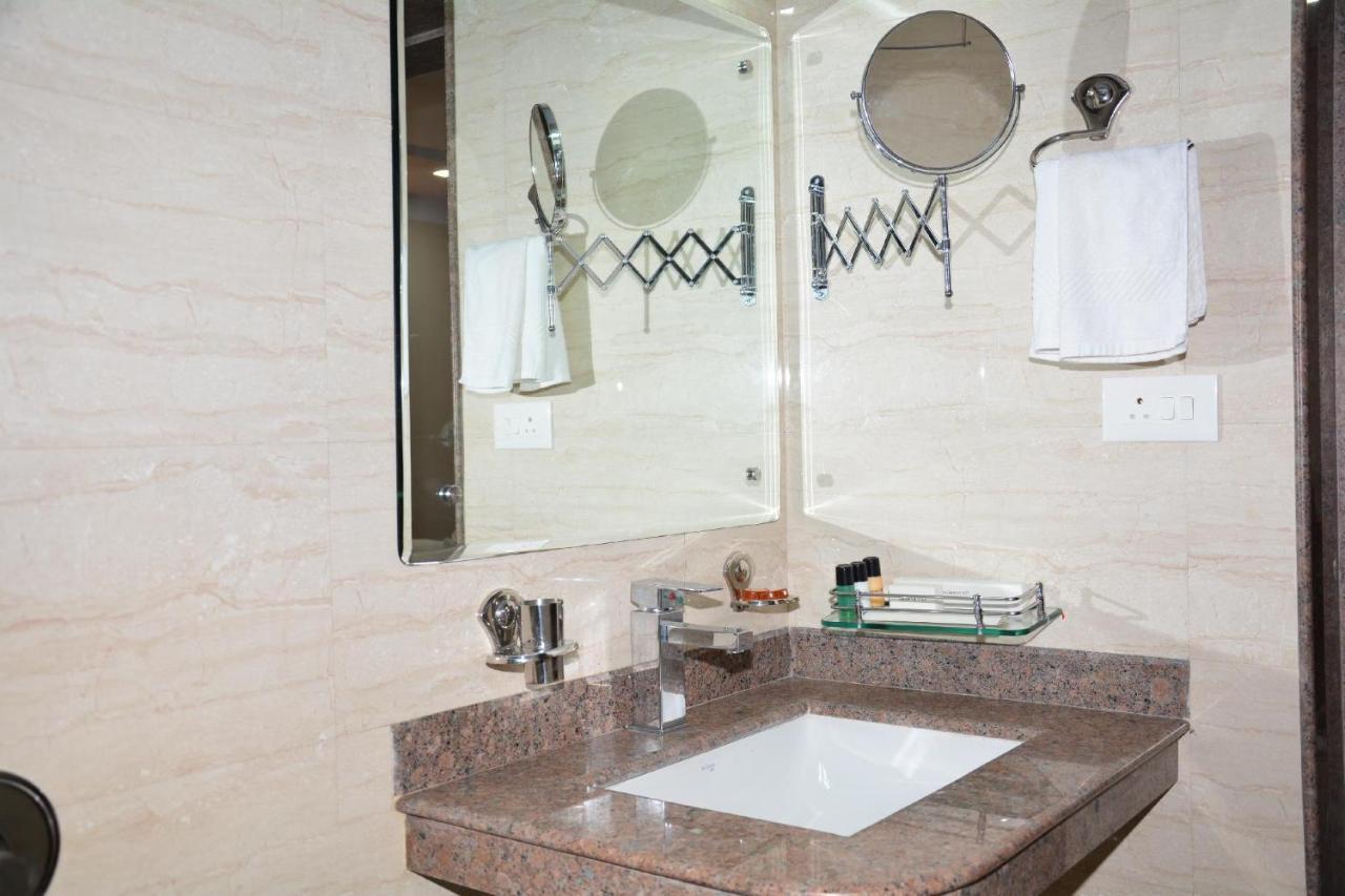 Boshan Hotels Mapusa Kültér fotó