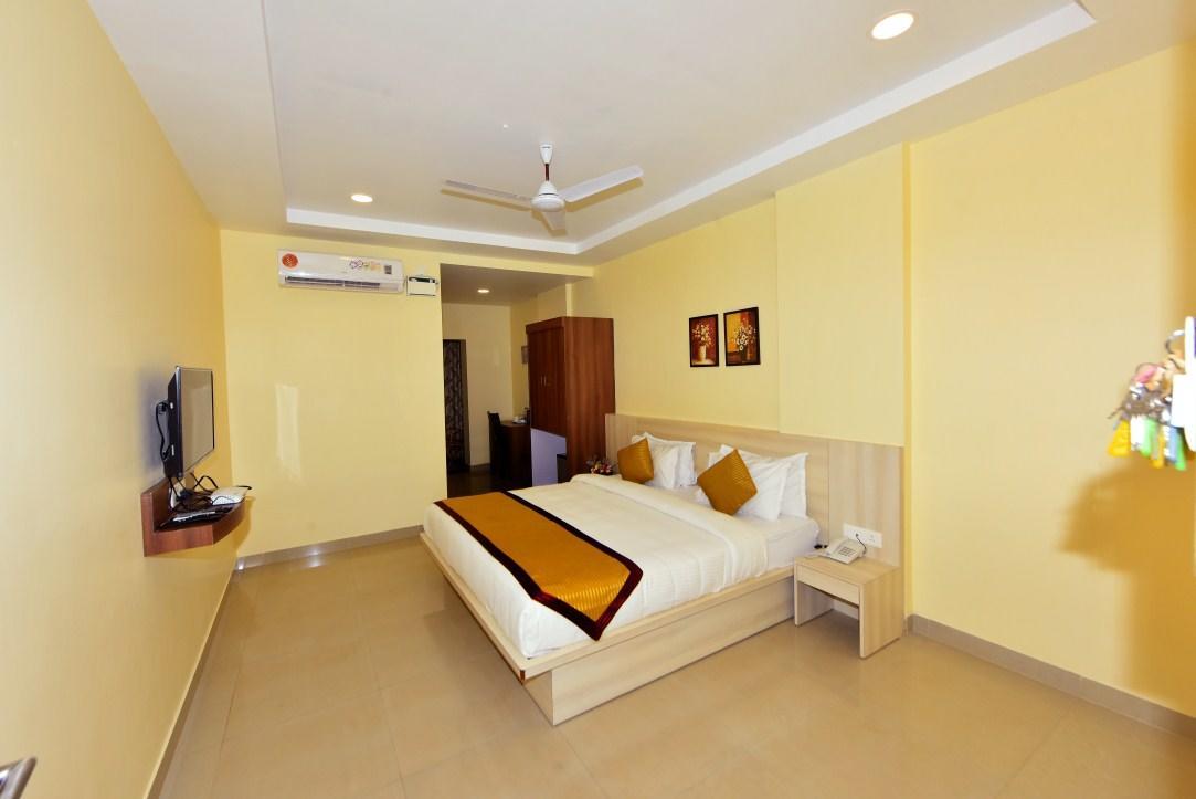Boshan Hotels Mapusa Kültér fotó