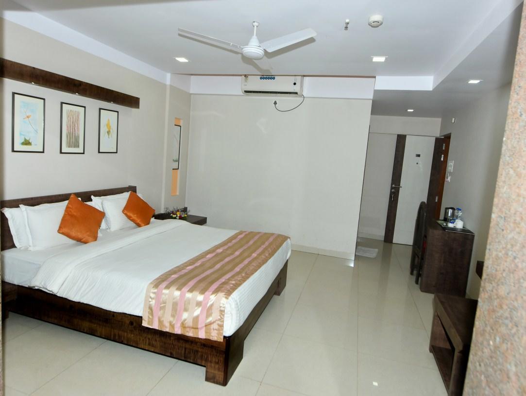 Boshan Hotels Mapusa Kültér fotó