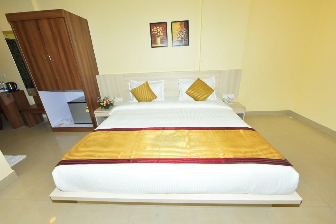 Boshan Hotels Mapusa Kültér fotó