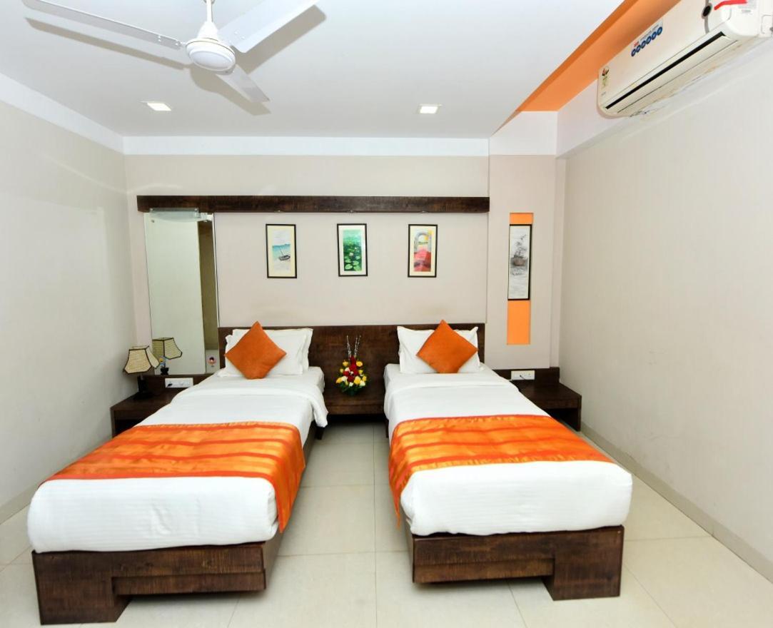 Boshan Hotels Mapusa Kültér fotó